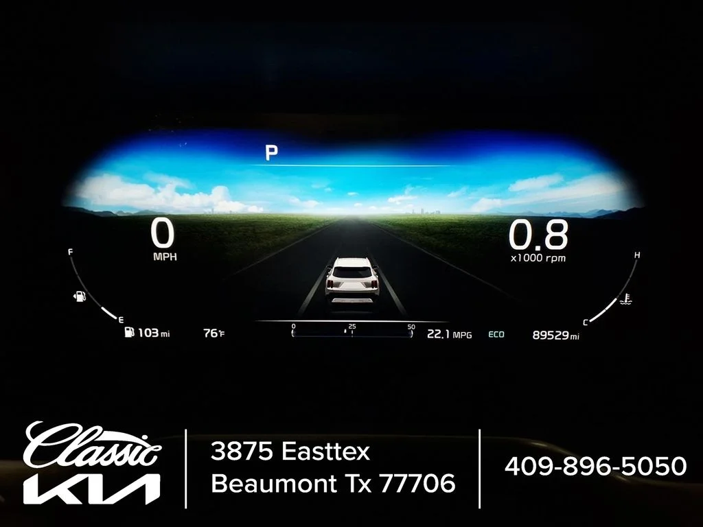 Used 2023 White Kia SX image 19