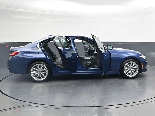 Used 2024 Blue BMW 330i image 38
