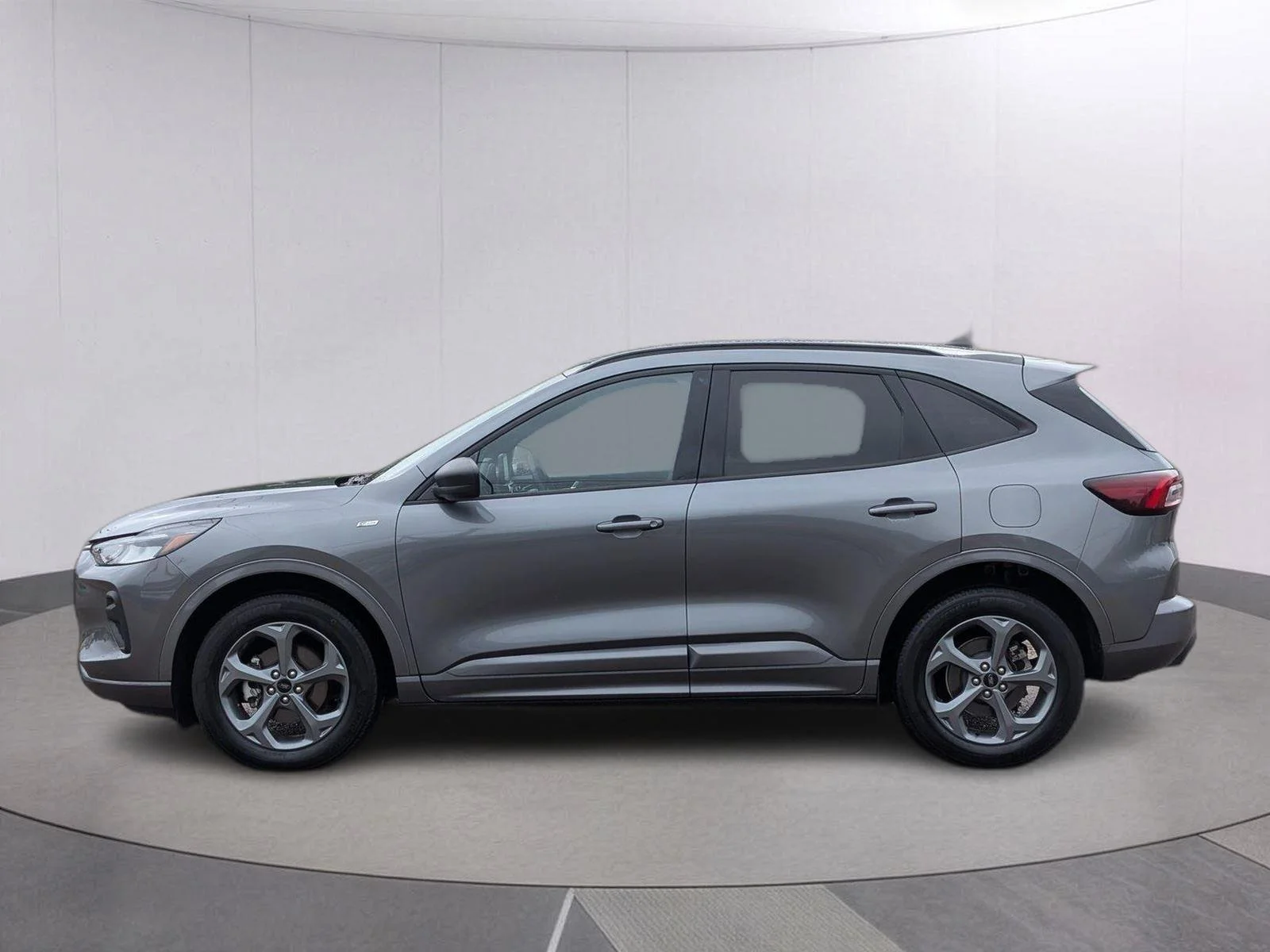 Used 2024 Carbonized Gray Ford ST-Line image 2