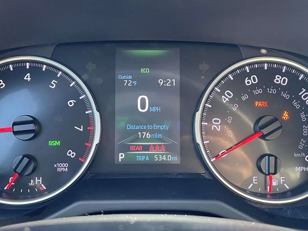 Used 2021  Toyota XLE image 22