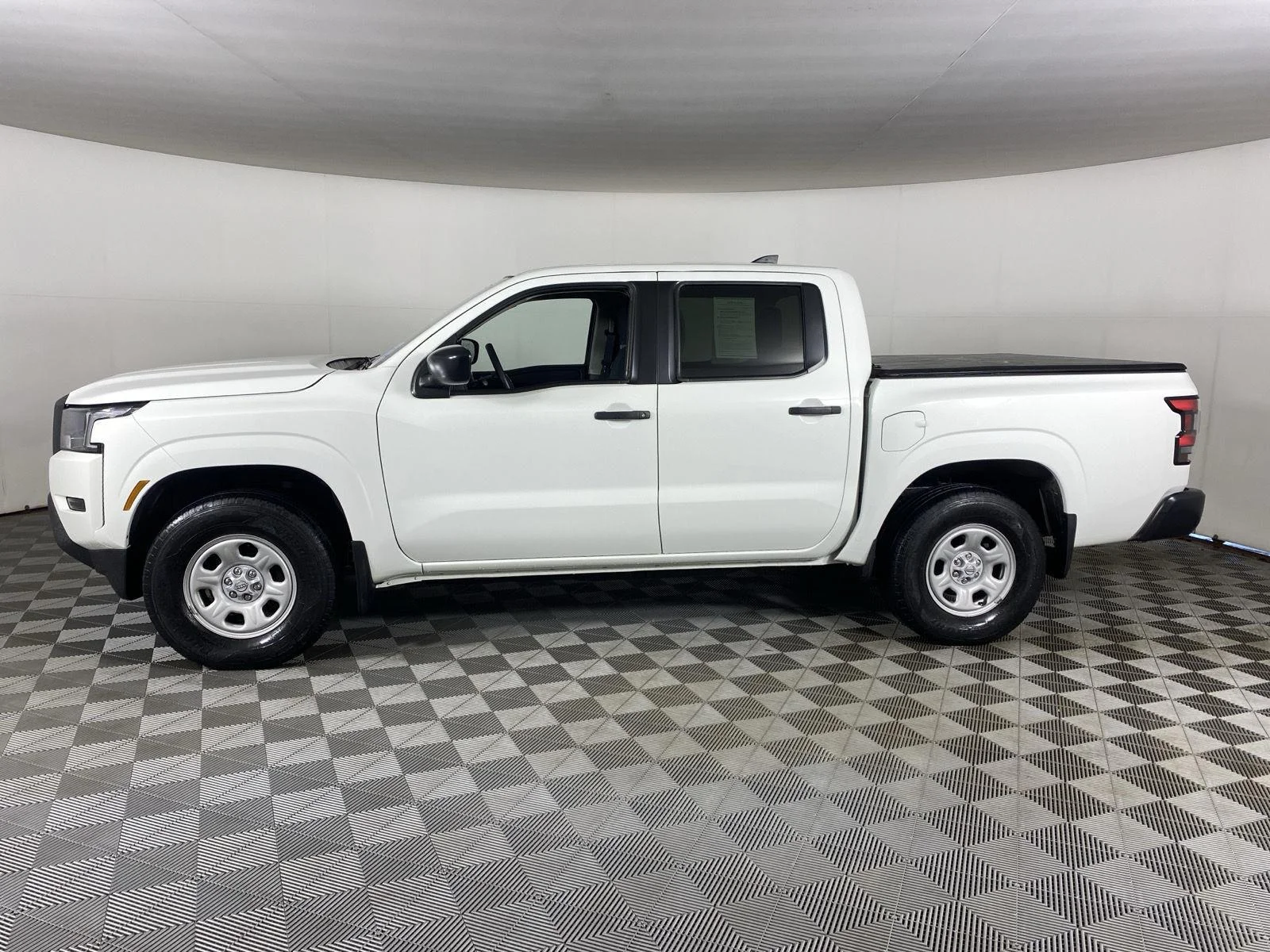 Used 2022 Wh Nissan S image 4