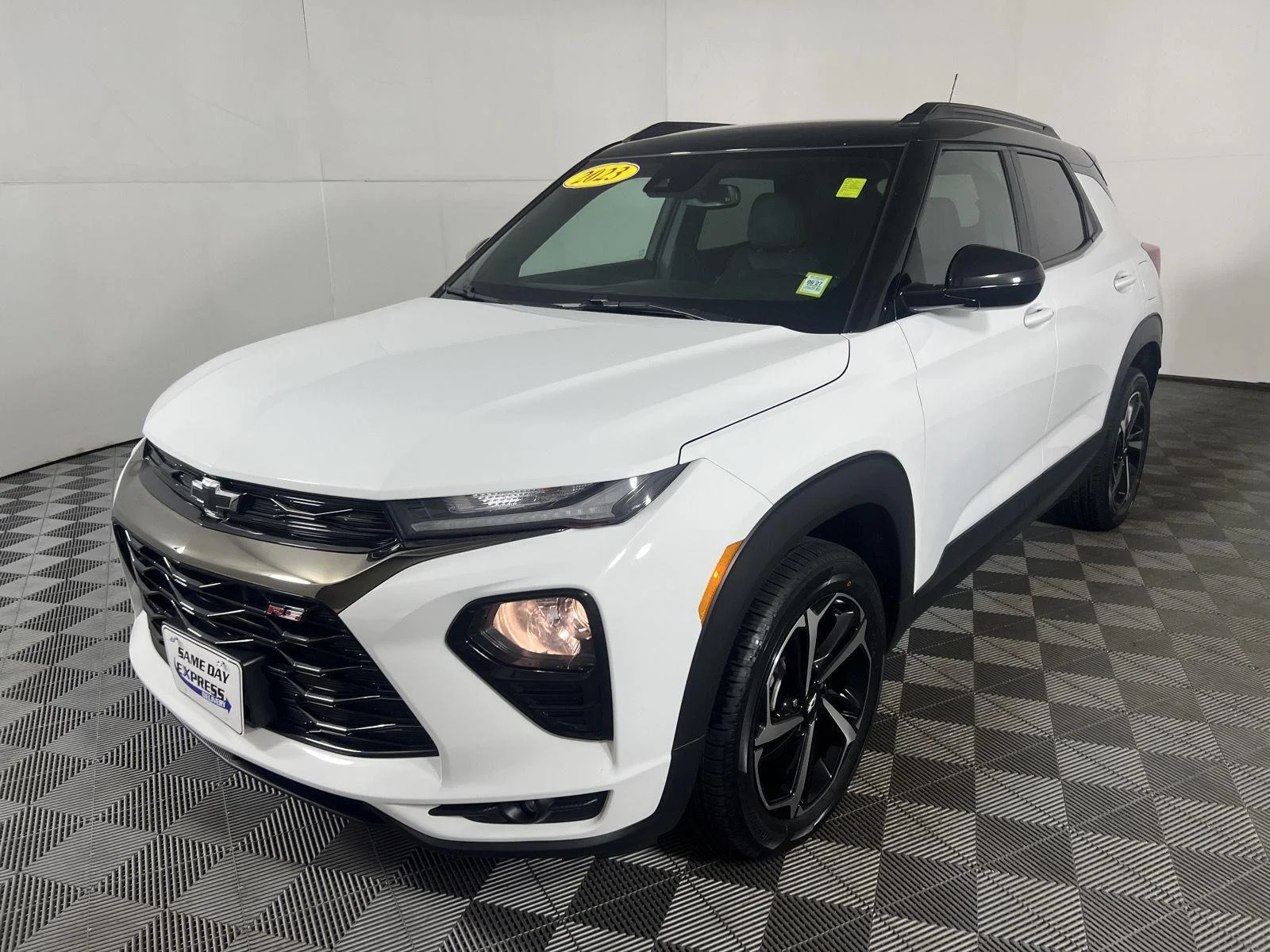 Used 2023 Summit White Chevrolet RS image 11