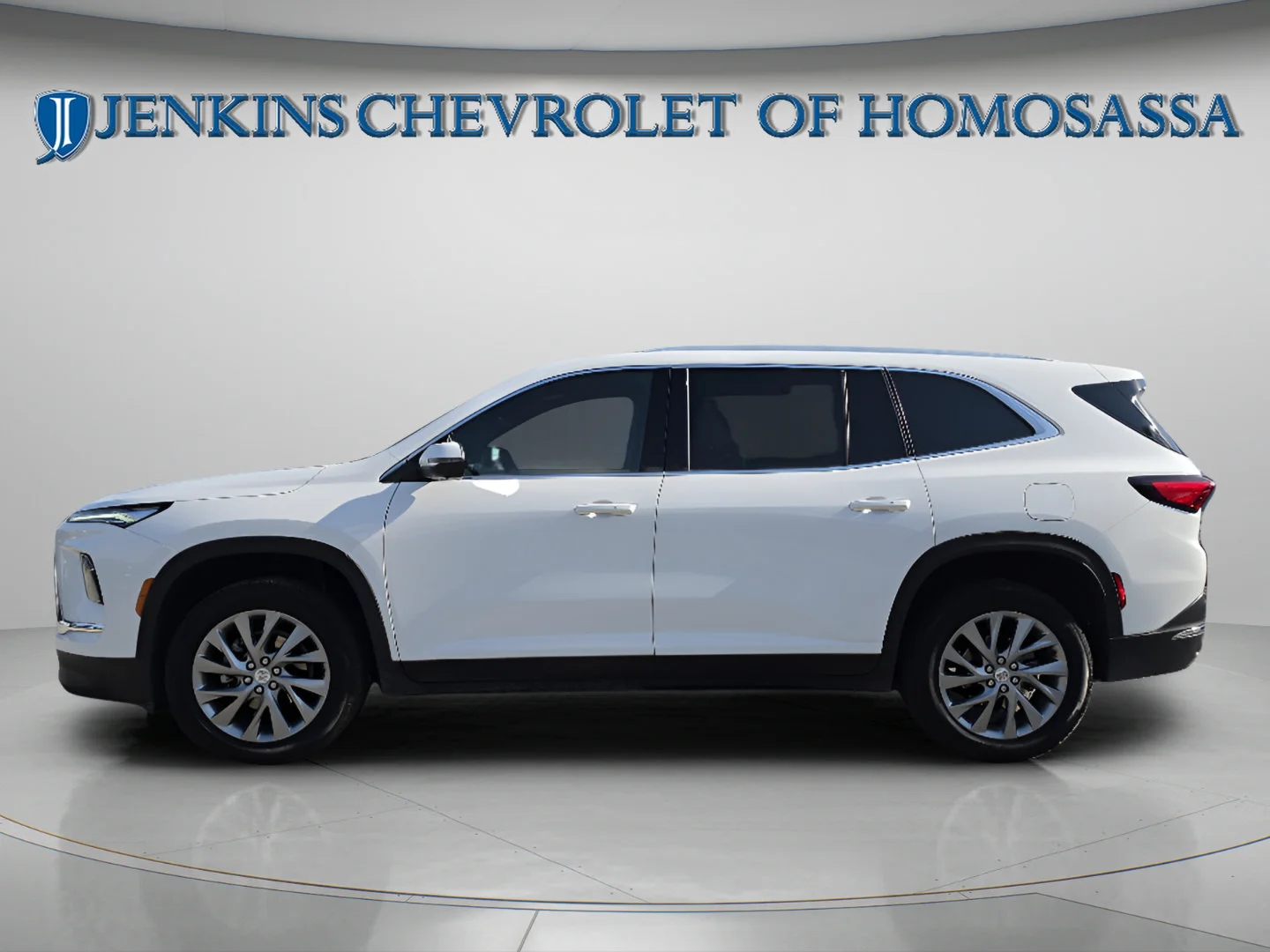 Used 2025 Summit White Buick Preferred image 9