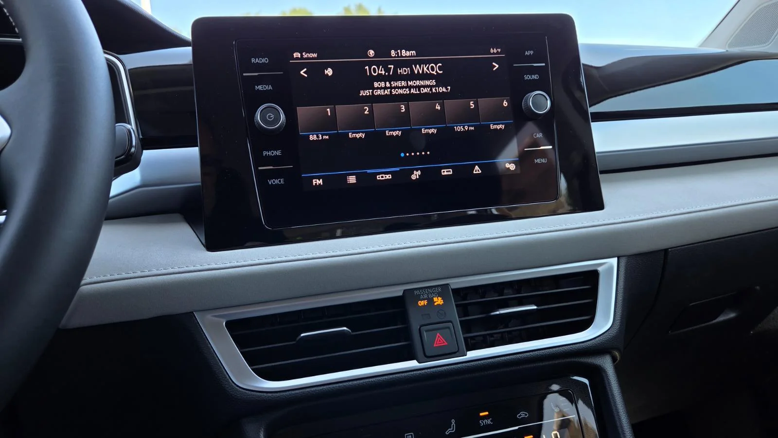 2025 Volkswagen Taos SE - Photo 30