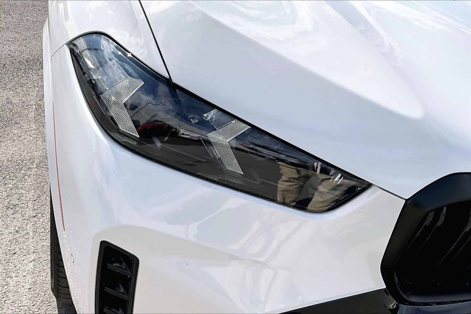 New 2026 Alpine White BMW M60i image 13