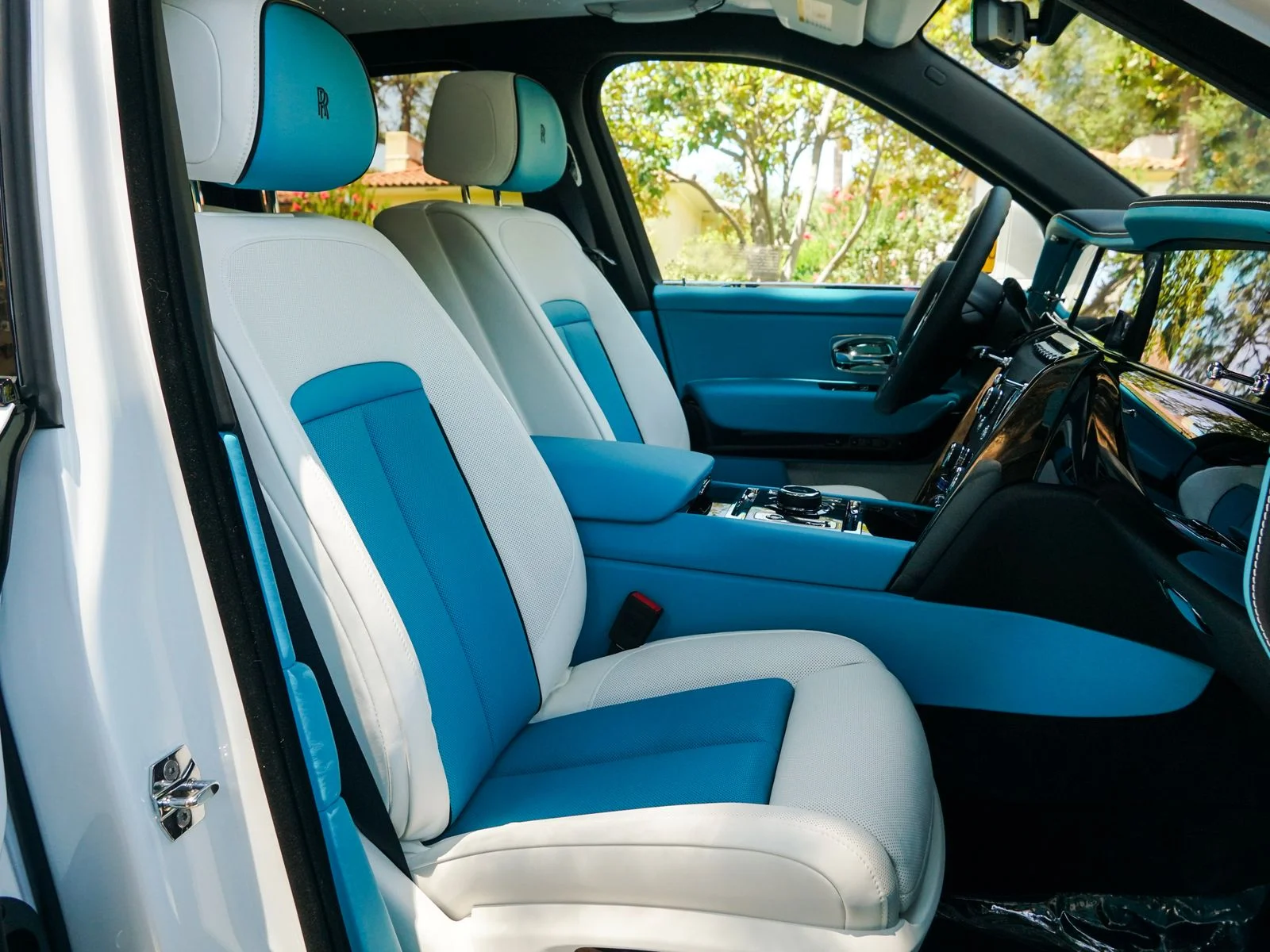 New 2027 Arctic White Rolls-Royce Black Badge image 30