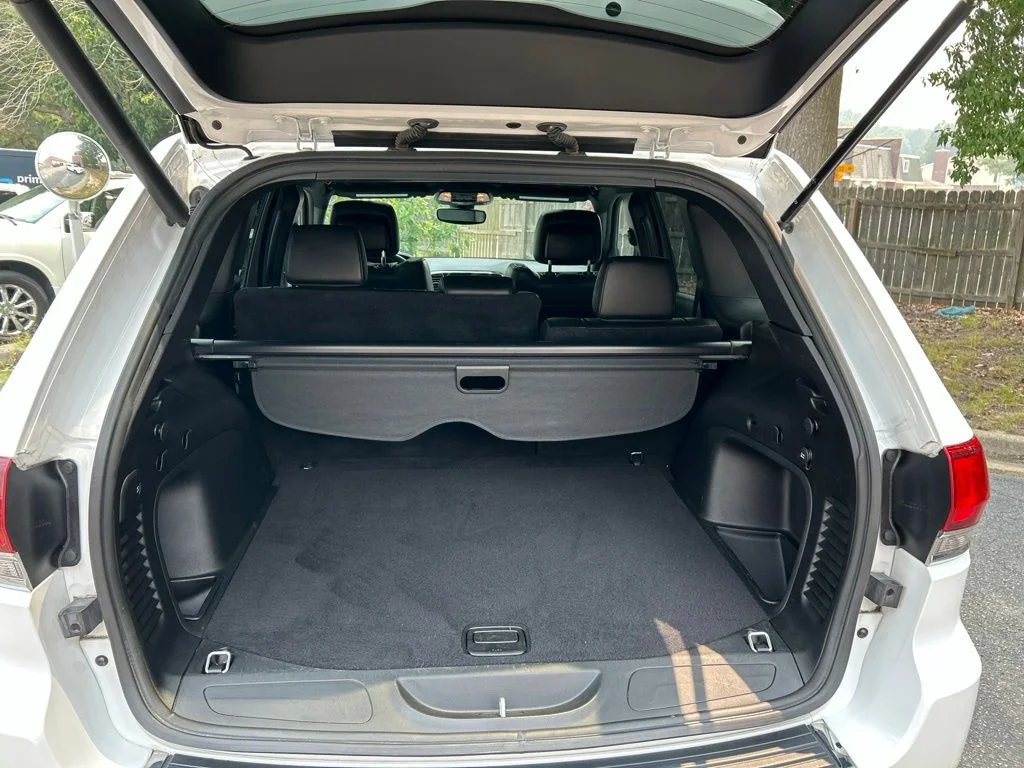 Used 2022 White Jeep Limited image 30