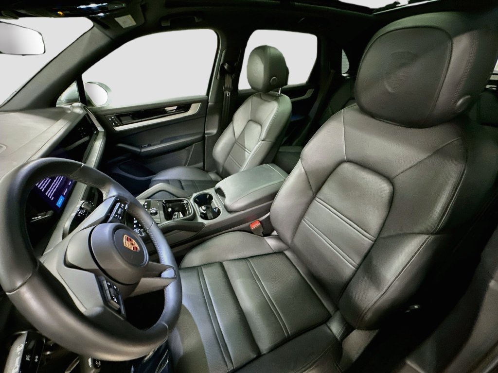 Used 2026 Dolomite Silver Metallic Porsche  image 5