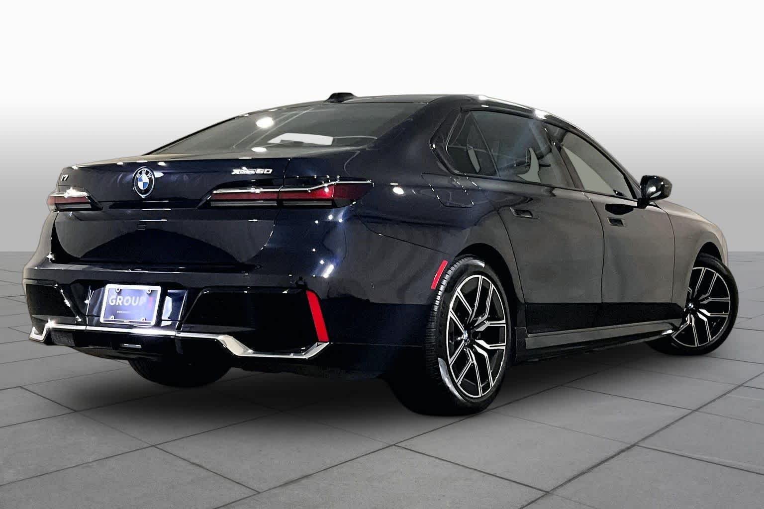 Used 2023 Carbon Black Metallic BMW xDrive60 image 12
