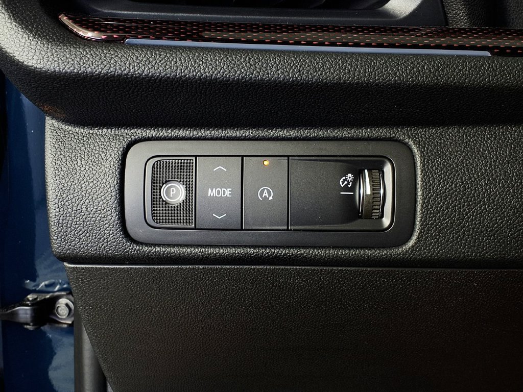 2027 Chevrolet Traverse RS - Photo 18