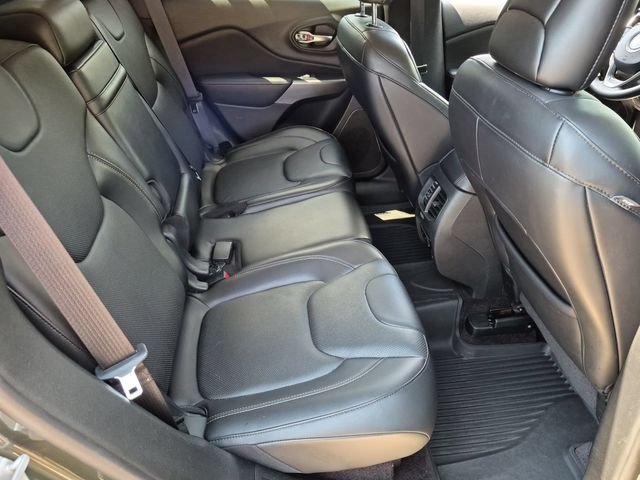 Used 2019 Green Jeep Limited image 25