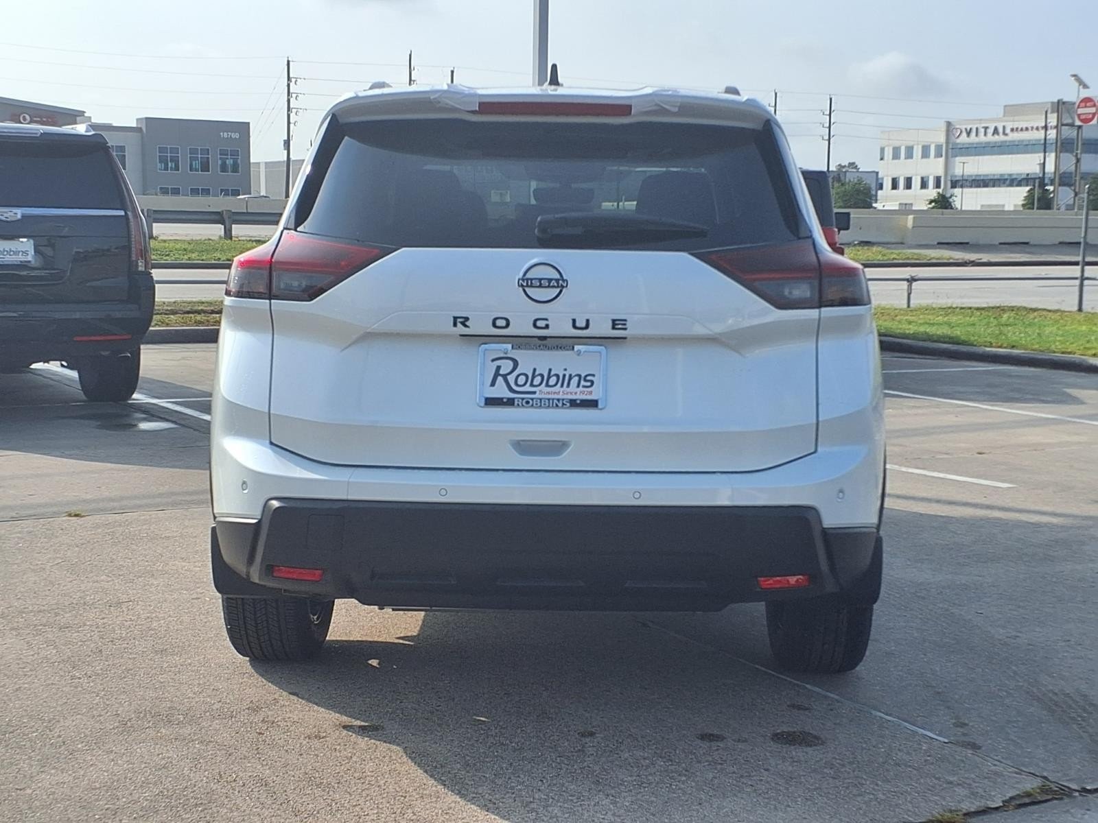 New 2026 Everest White Pearl TriCoat Nissan Dark Armor™ image 6