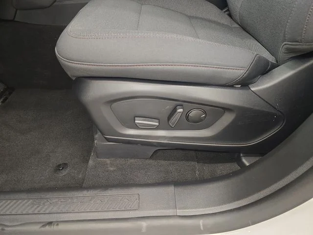 New 2026 Star White Metallic Tri-Coat Ford Active image 40