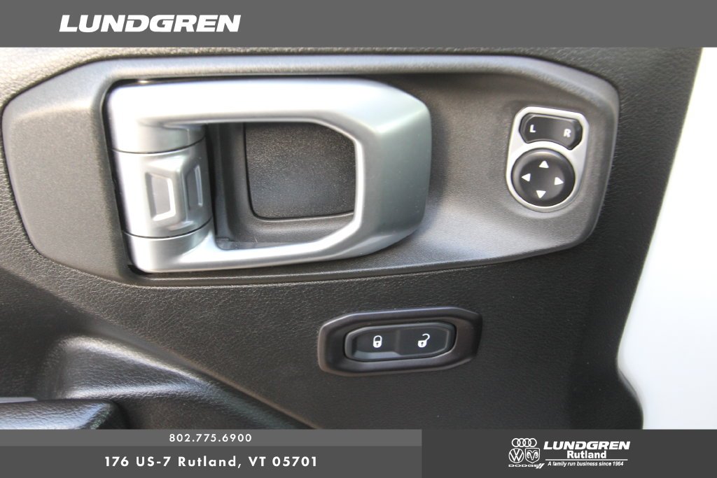 Used 2018 White Jeep Unlimited Sport S image 10