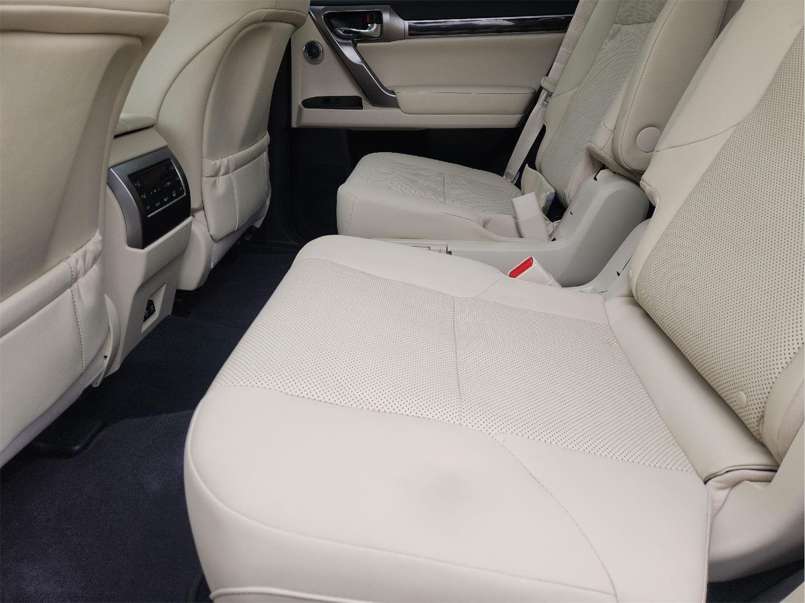 2022 Lexus GX photo 31 of 35
