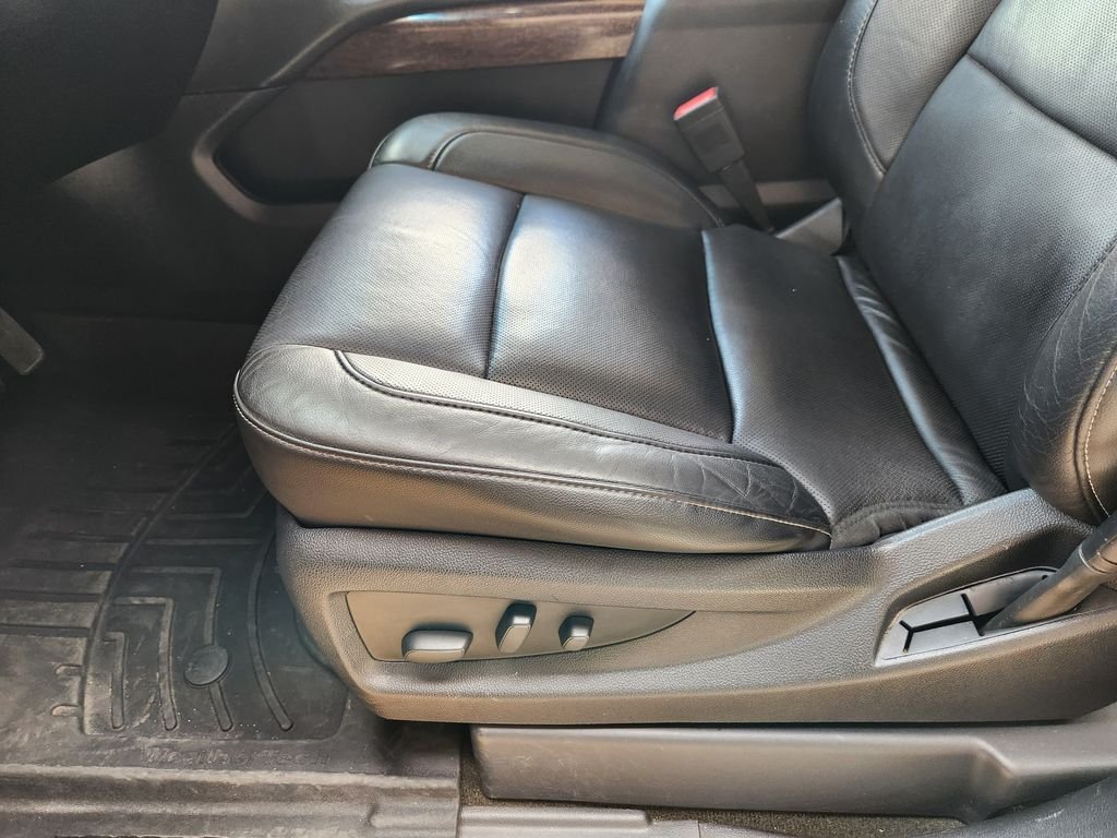 Used 2017 Quicksilver Metallic GMC SLE image 24