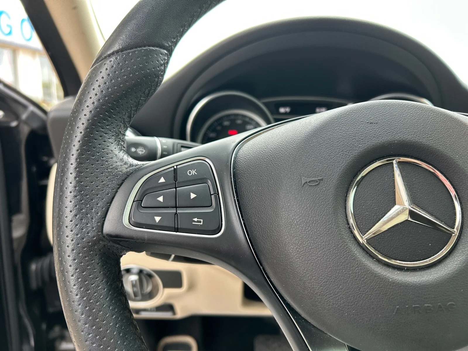 Used 2018 Cosmos Black Metallic Mercedes-Benz GLA 250 image 16