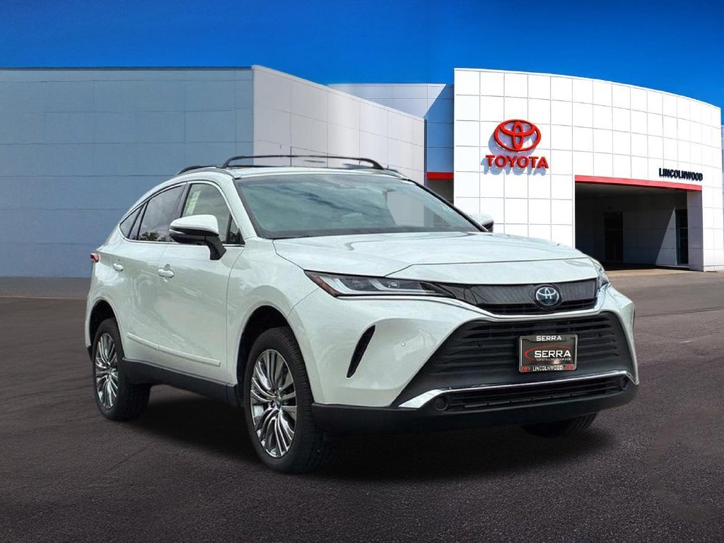 Used 2022 White Toyota XLE image 9