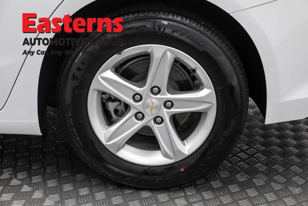 Used 2024 White Chevrolet LS image 32