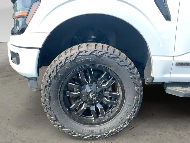 Used 2024  Ford XLT image 9