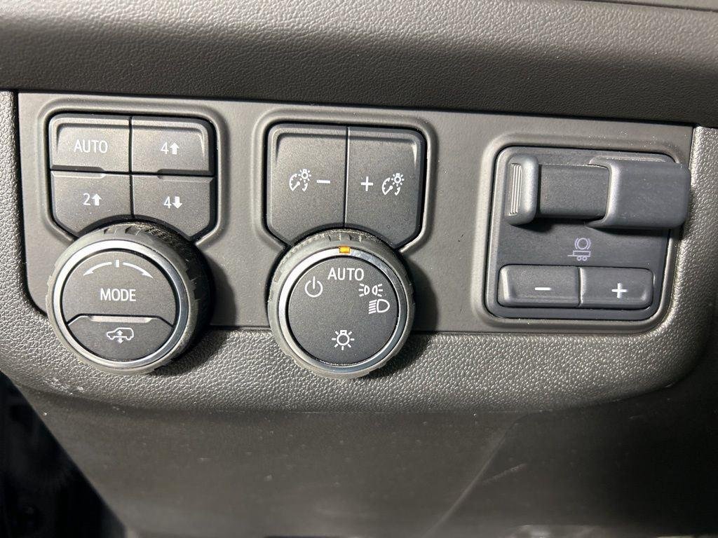 Used 2024 Black Chevrolet Z71 image 26