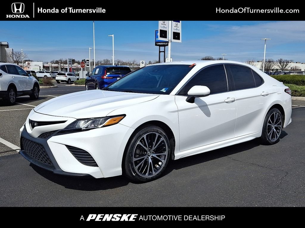 2020 Toyota Camry SE