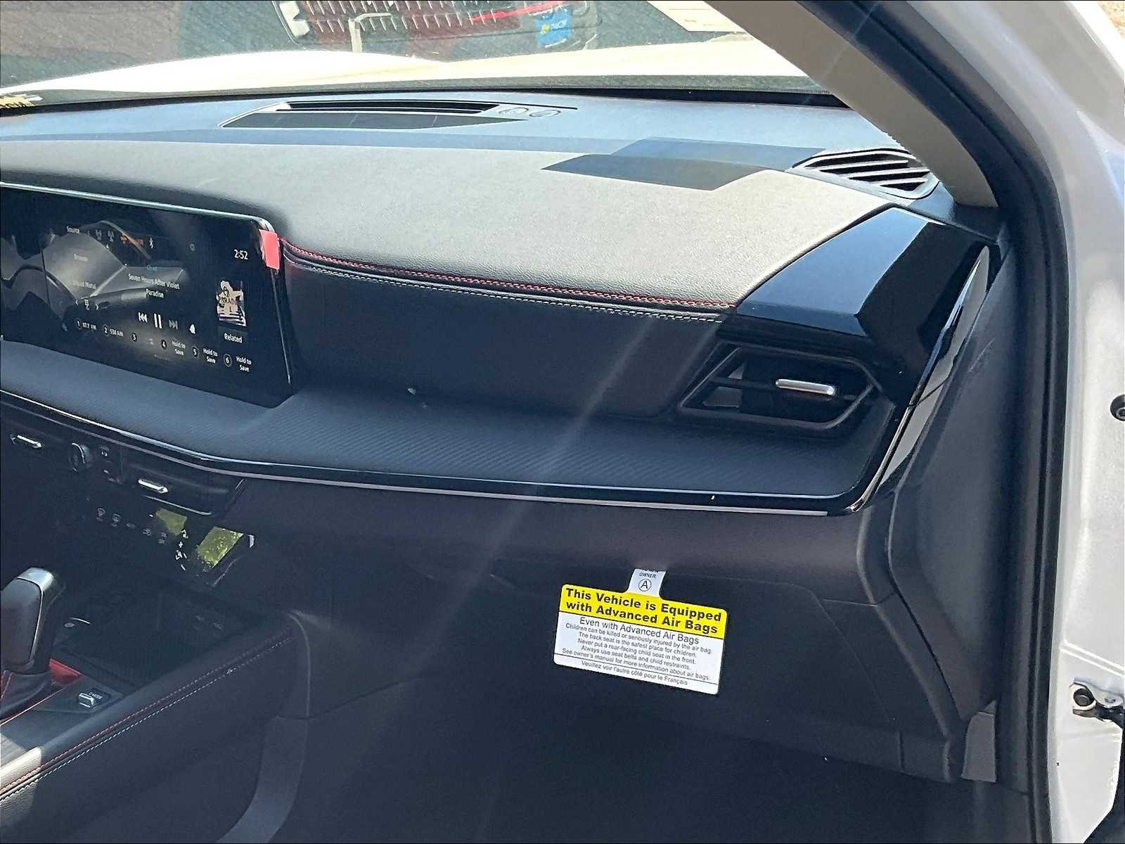 2025 Nissan Kicks SR - Photo 9