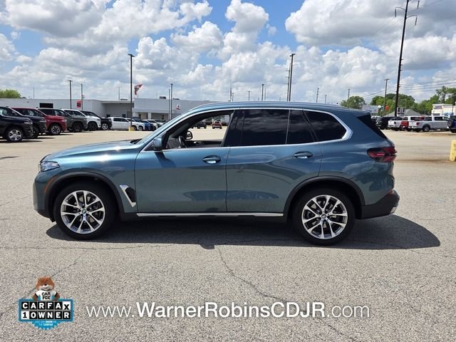Used 2025 Blue BMW sDrive40i image 4