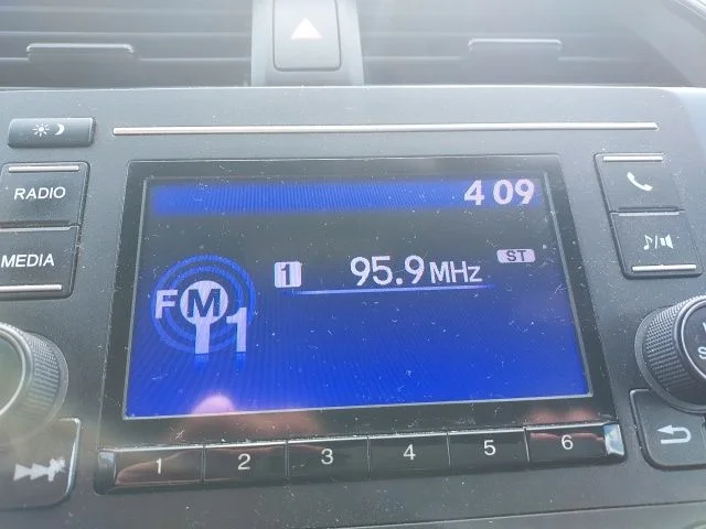 Used 2017 Silver Honda LX image 12