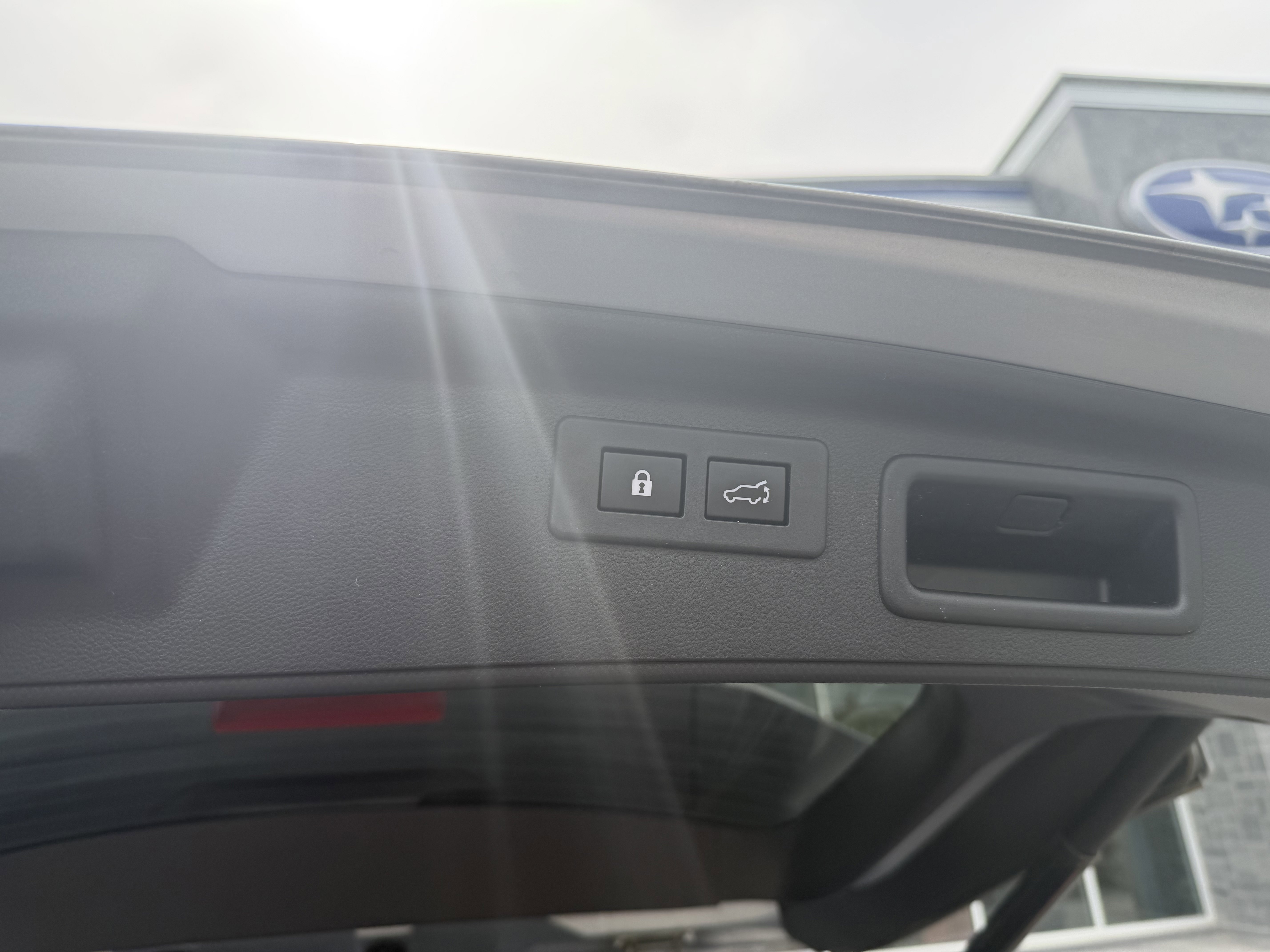 Used 2024 Ice Silver Metallic Subaru Limited image 21