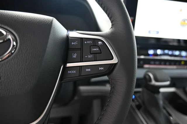 2026 Toyota Sienna XLE - Photo 26