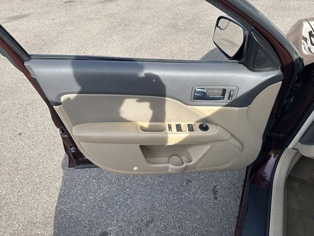 Used 2012 Cinnamon Ford SE image 16