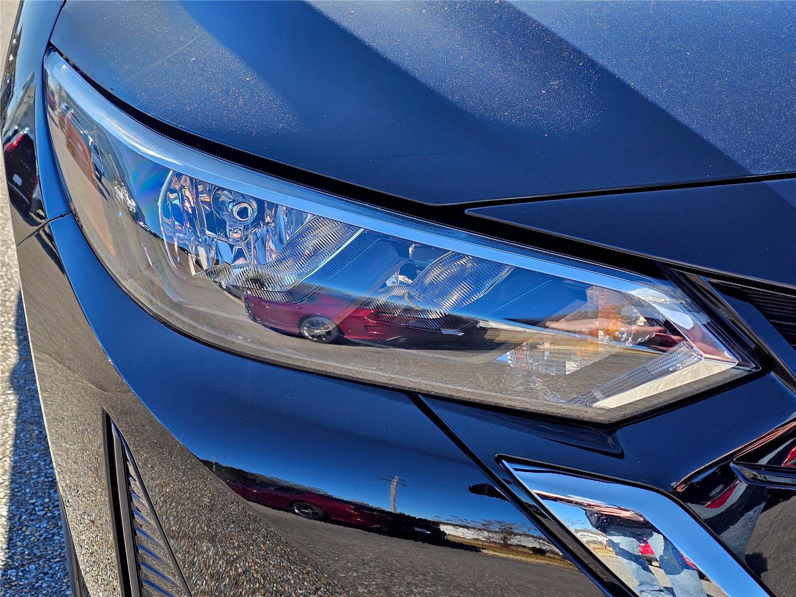 Used 2025 Super Black Nissan SV image 4