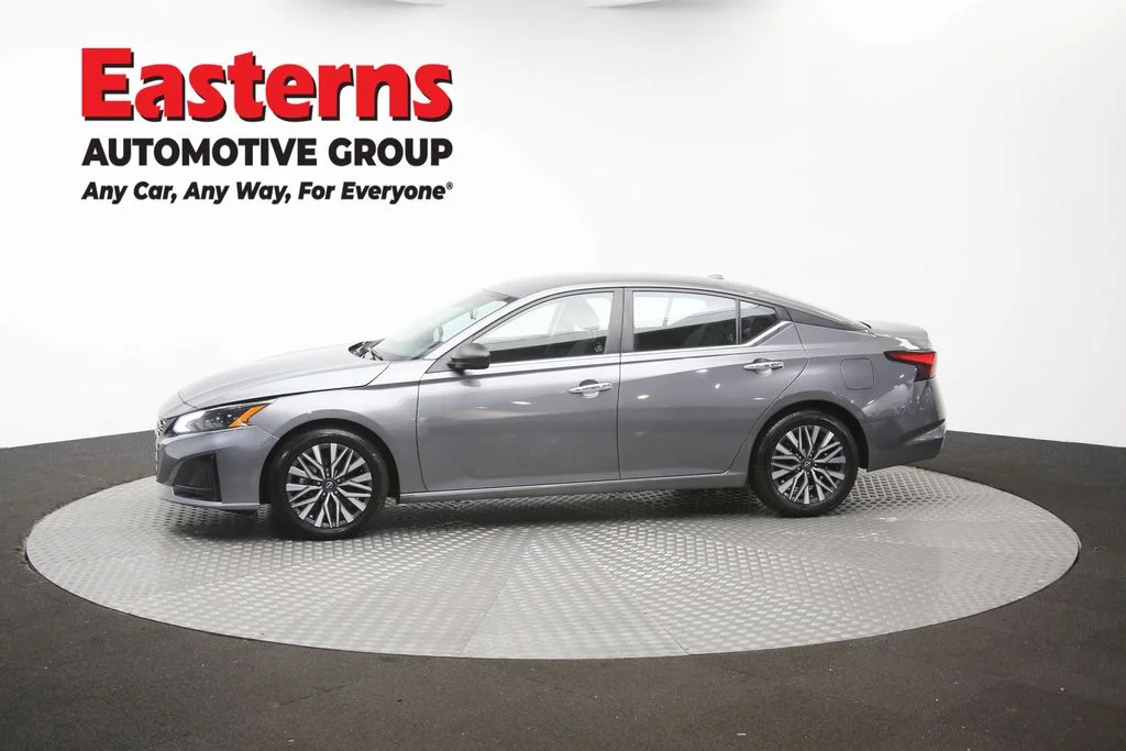 Used 2025 Gray Nissan 2.5 SV image 58
