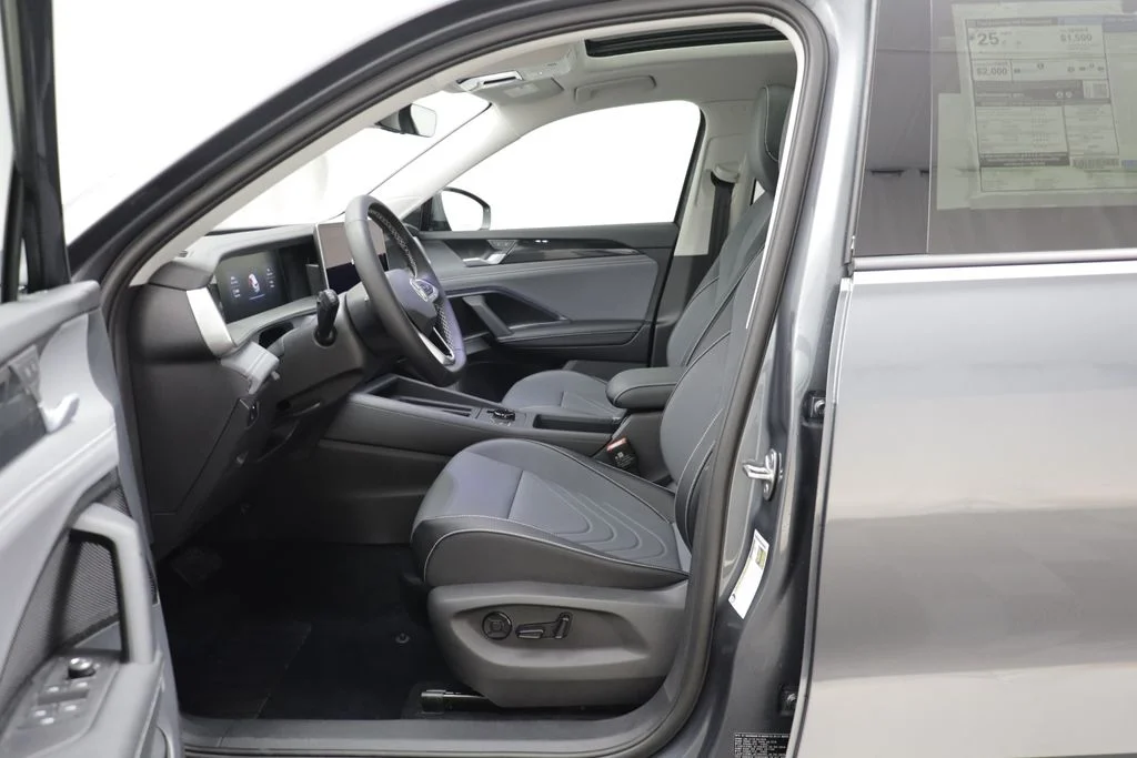 New 2026 Platinum Grey Volkswagen 2.0T SE image 6