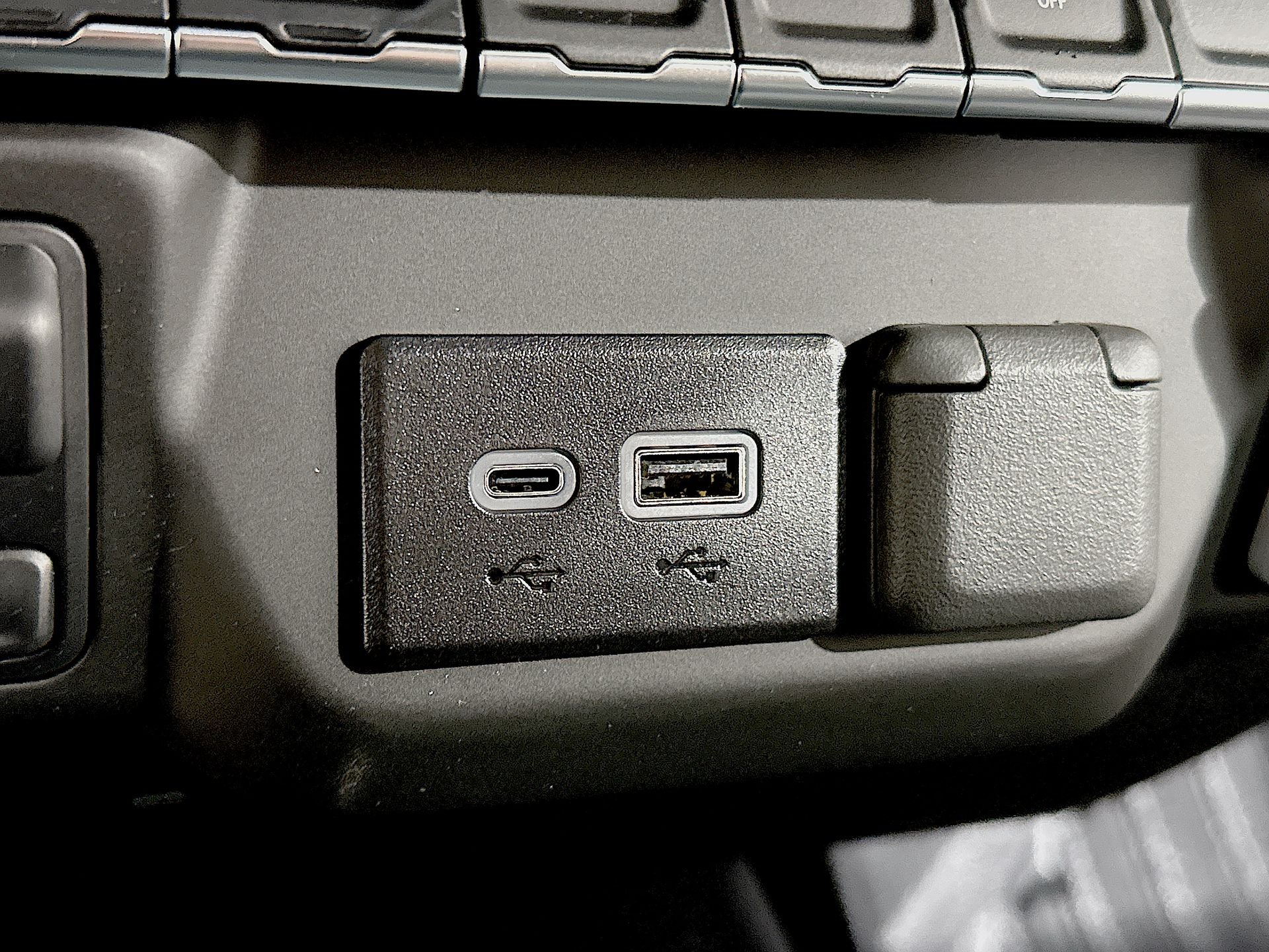 2025 GMC Sierra 2500HD Pro - Photo 32