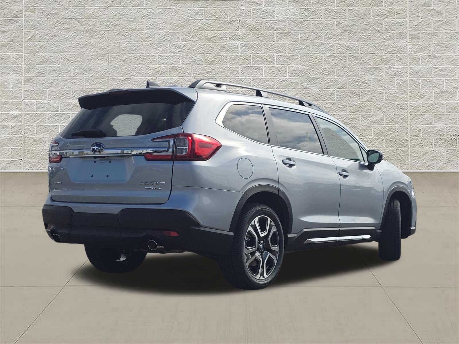 New 2027 ICE SILVER METALLIC Subaru Limited 7-Passenger image 7