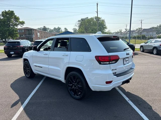 Used 2019 White Jeep Altitude image 4