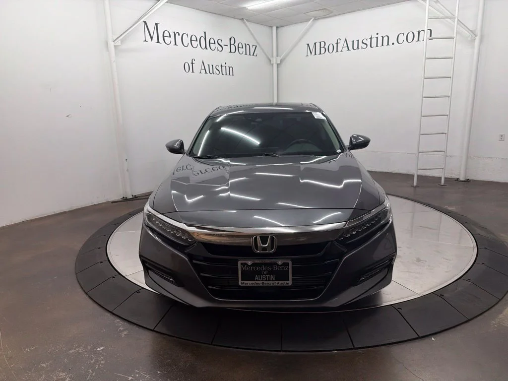 Used 2018 Gray Honda Touring image 2