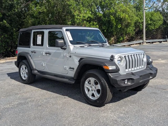 Certified Used 2022 Silver Jeep Unlimited Sport S image 4