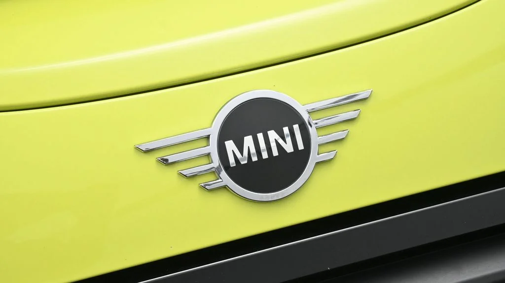 Certified Used 2023 Yellow MINI Signature image 20