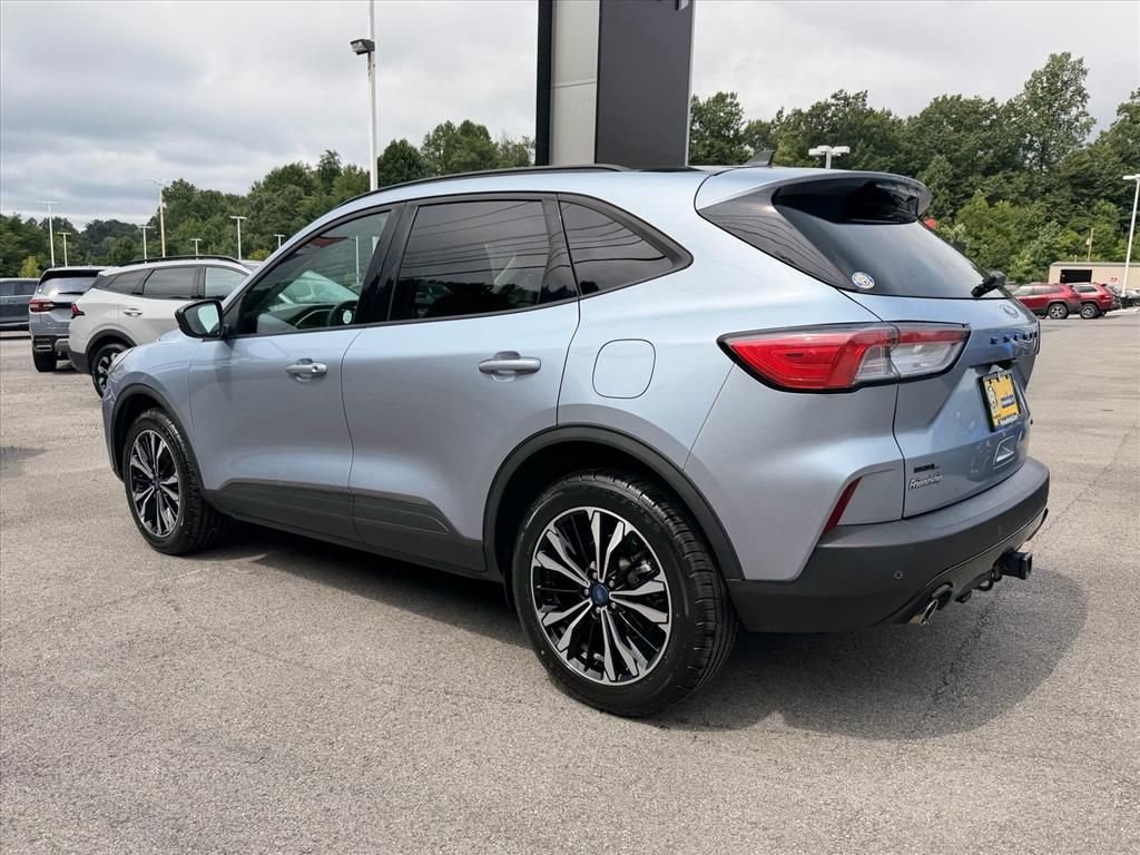 Used 2022 Blue Ford SEL image 5