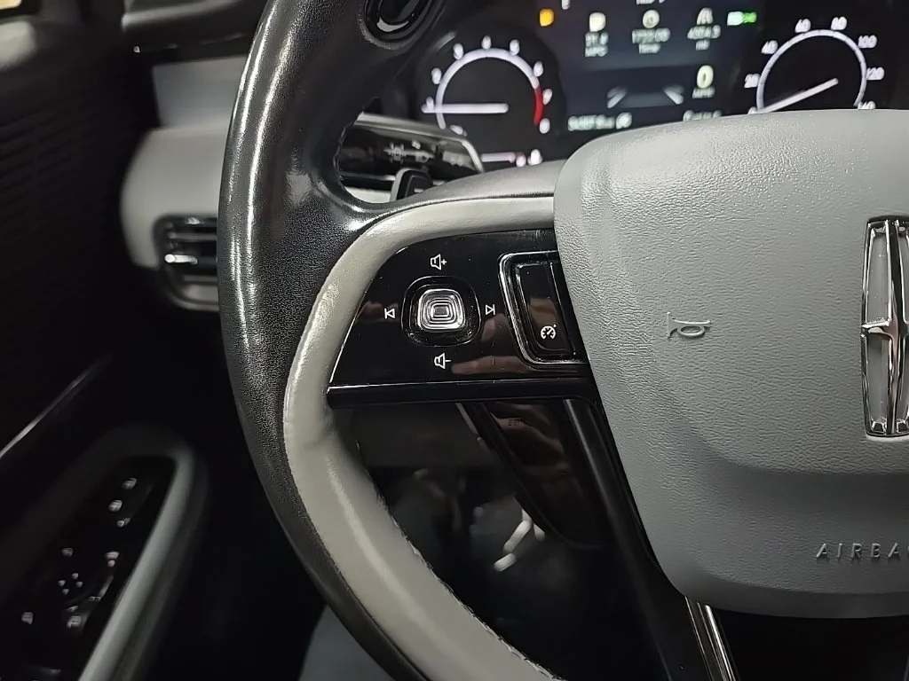 Used 2022 Blue Lincoln Standard image 20