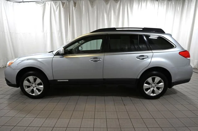 Used 2012 Silver Subaru 2.5i image 8