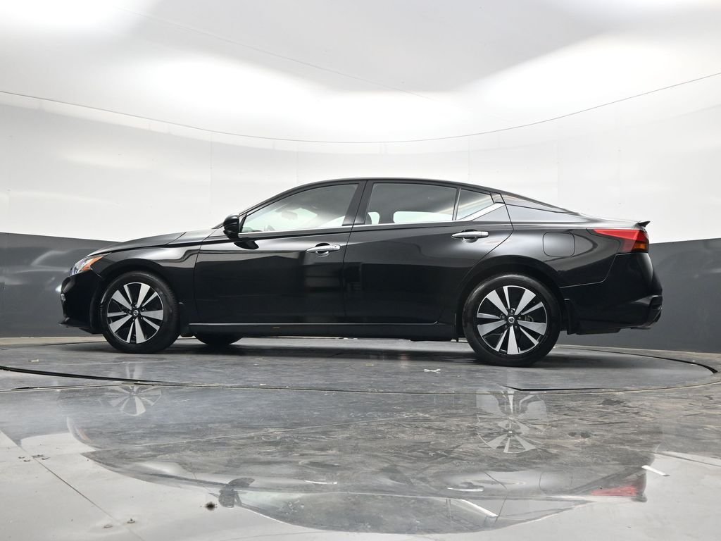 Used 2022 Black Nissan 2.5 SL image 30