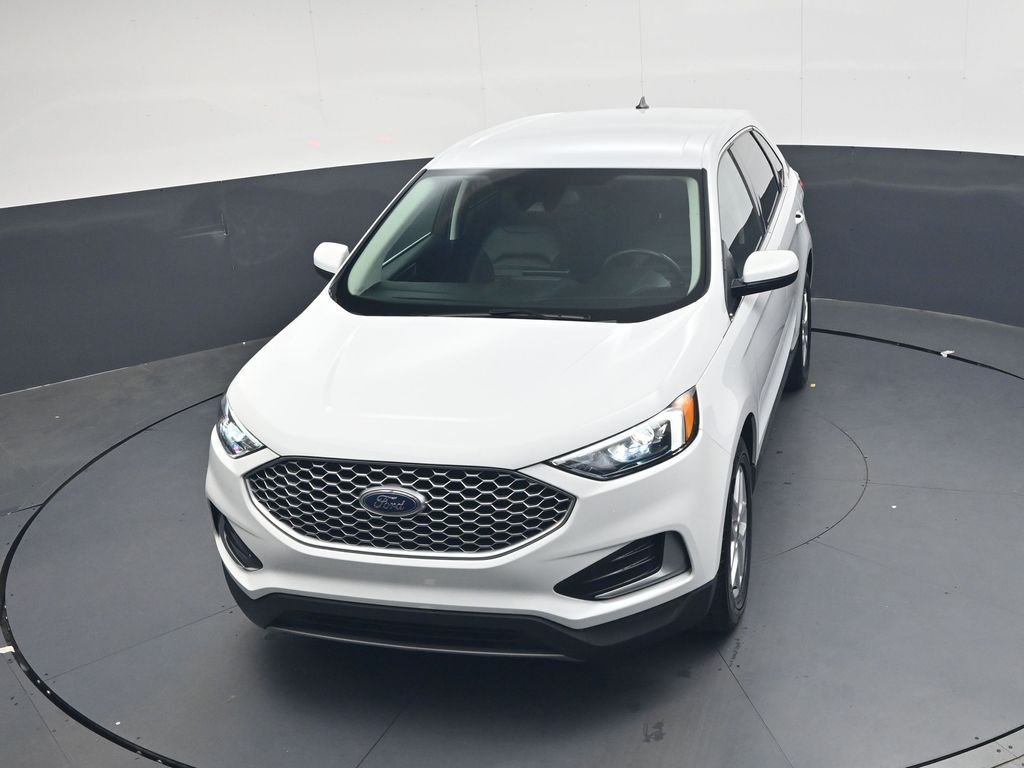 Used 2024 White Ford SEL image 35