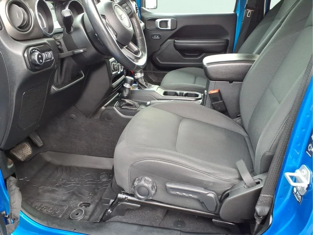Used 2021 Blue Jeep Sport image 20