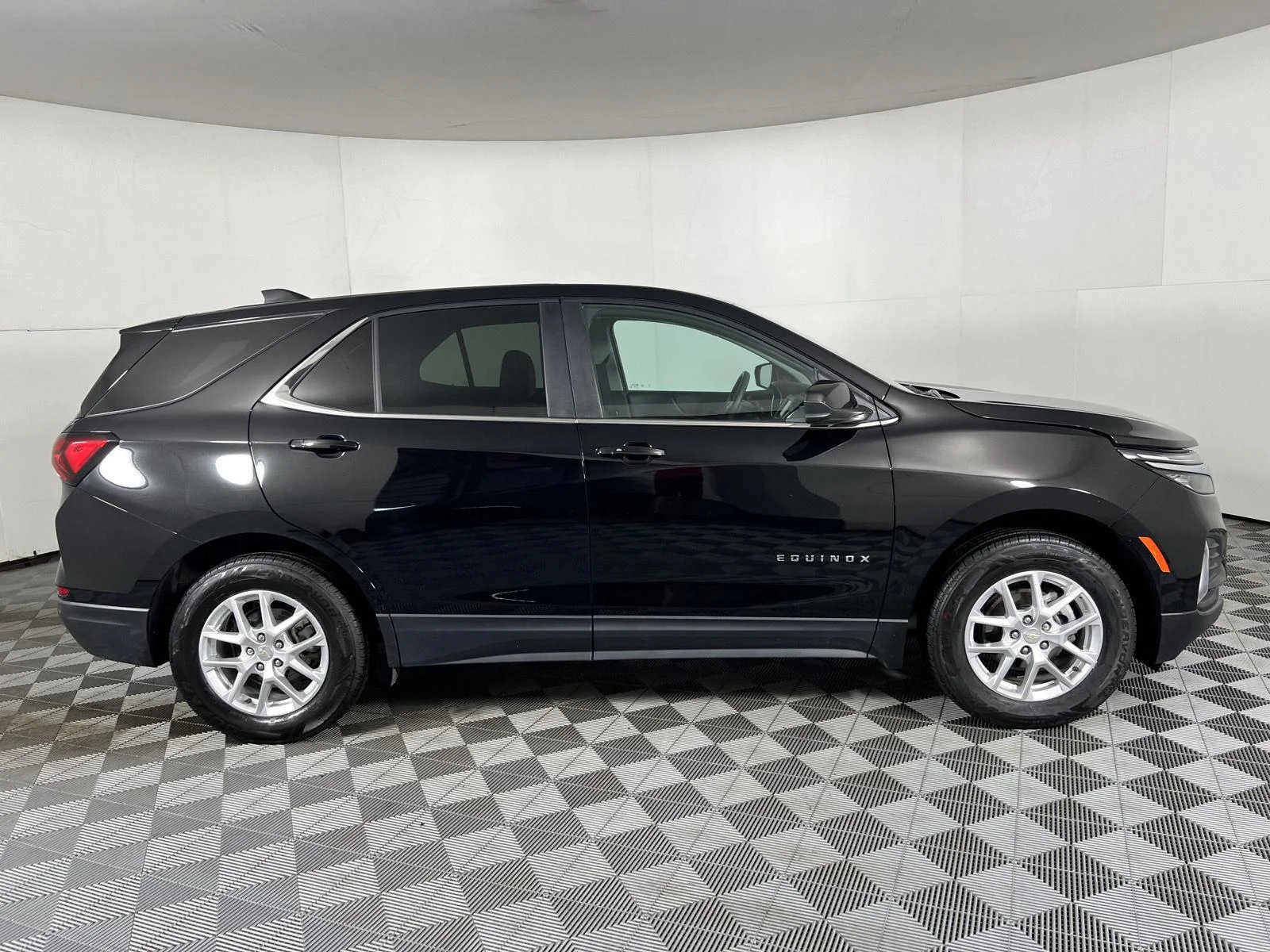Used 2024 Mosaic Black Metallic Chevrolet LT image 21
