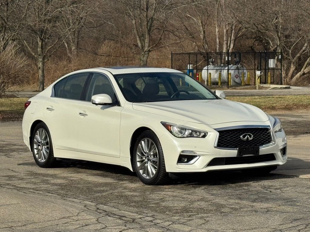 2023 INFINITI Q50 LUXE
