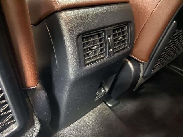 Certified Used 2022 BLIZZARD PEARL Toyota  image 16